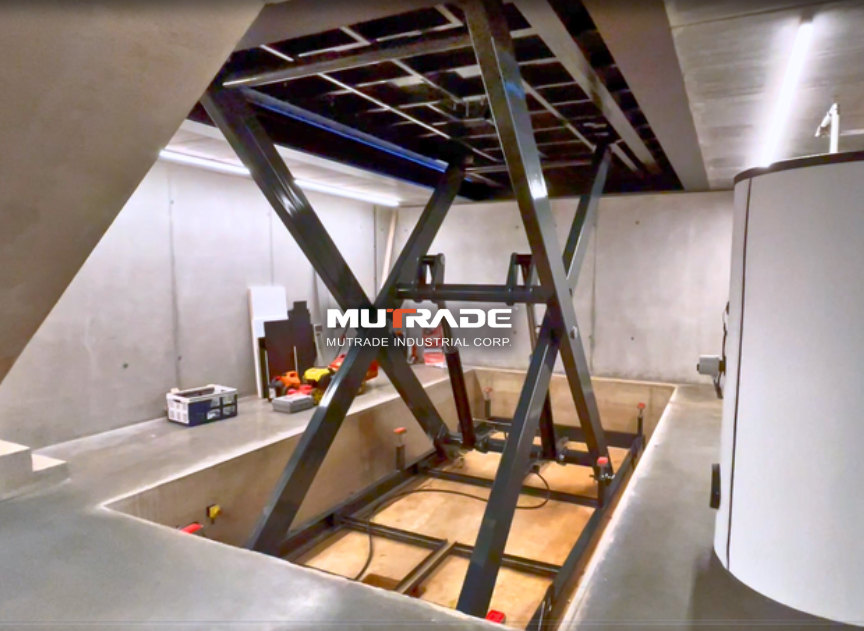 Mutrade liefert eine maßgeschneiderte Tiefpunkt-Parklösung für private Garage in Europa mit S-VRC-2 Double Platform Scissor Lift